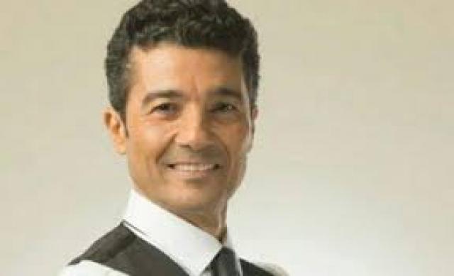 خالد النبوي يشاهد فيلمه الجديد مع الجمهور