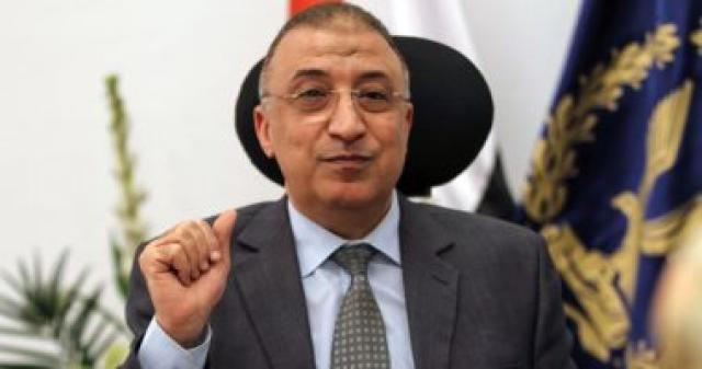محافظ الإسكندرية يوجه بتشديد الرقابة بالمحال والكافتيريات صيفا لحماية المصطافين