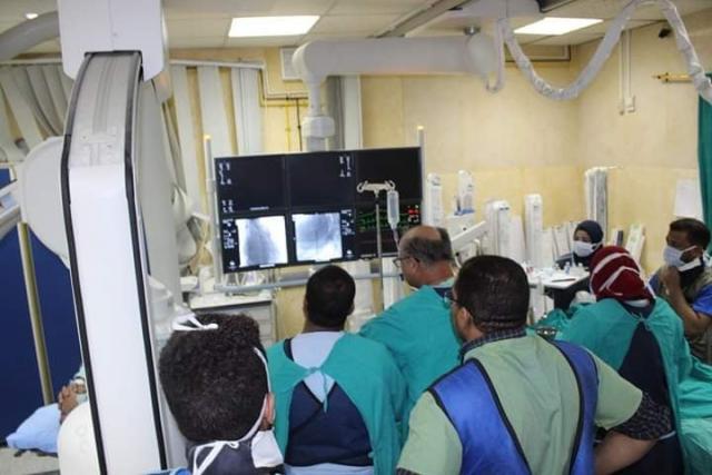 ورشة عمل بمستشفيات قنا الجامعية لتوسيع الصمام الميترالي باستخدام القسطرة القلبية