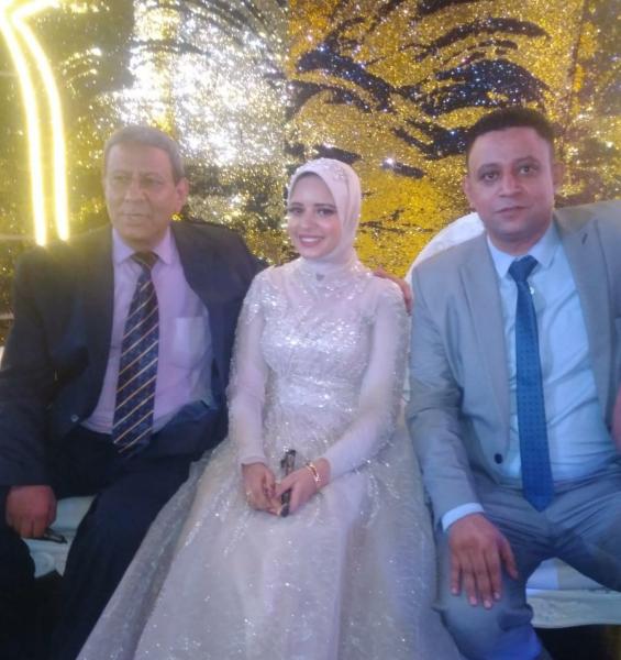 محمود يوسف يهنئ نجلة عمة بمناسبة الزفاف السعيد