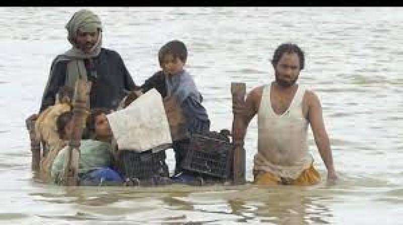 الملايين يعانون من الأمراض في مناطق الفيضانات في جنوب باكستان