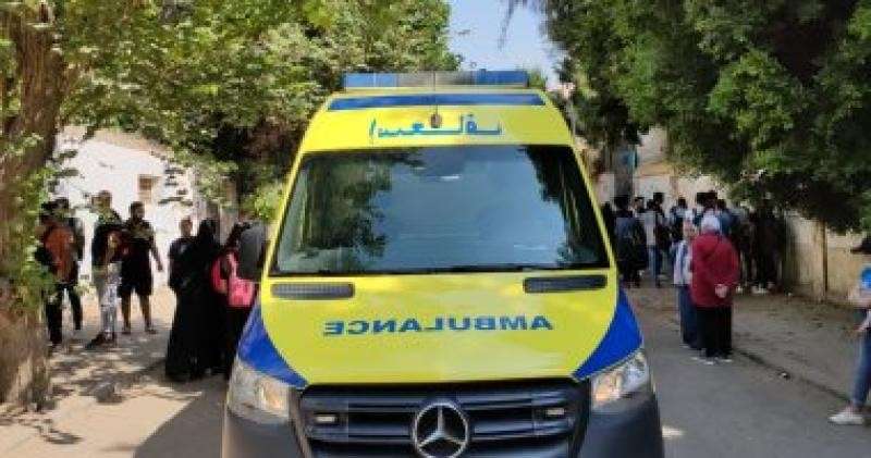 إصابة حلاق على يد ابنه بسبب رفضه إصلاح التوك توك الخاص به فى القليوبية