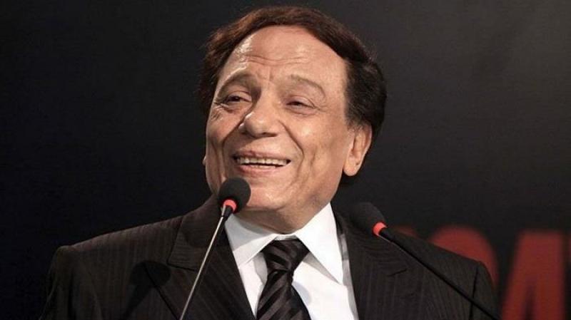 نقيب الممثلين بنفى خلى وفاة الزعيم عادل إمام