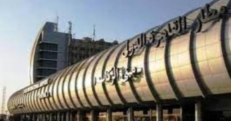 جمارك مطار القاهرة تضبط كمية كبيرة فصوص الألماس والمشغولات الفضية والأحجار الكريمة