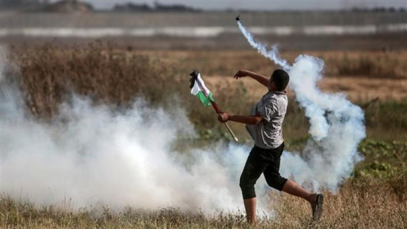 إصابات بالرصاص والاختناق في صفوف الفلسطينيين خلال قمع الاحتلال مسيرة شرق غزة