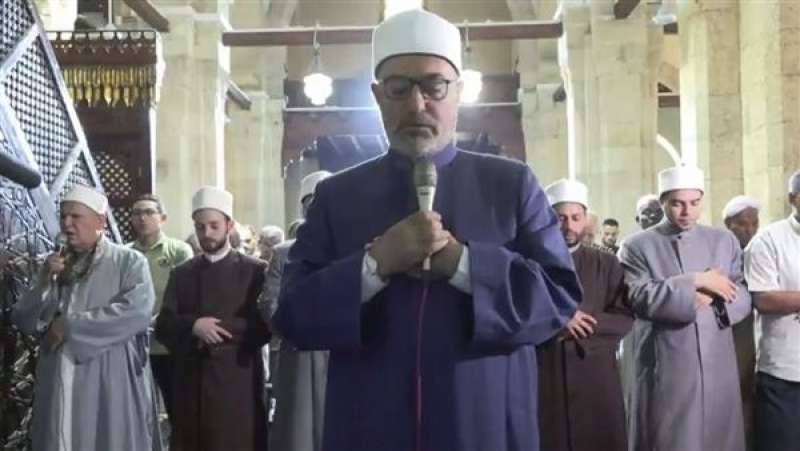 المصلون بالجامع الأزهر يؤدون صلاة الغائب على أرواح ضحايا زلزال المغرب وإعصار ليبيا | صور