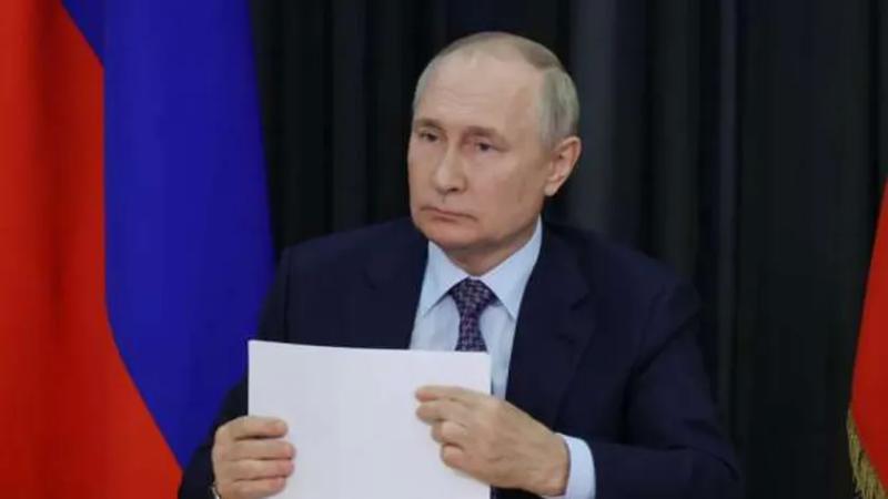 مستشار سابق لبوتين: روسيا في حالة حرب ضد تحالف كبير يتكون من 52 دولة