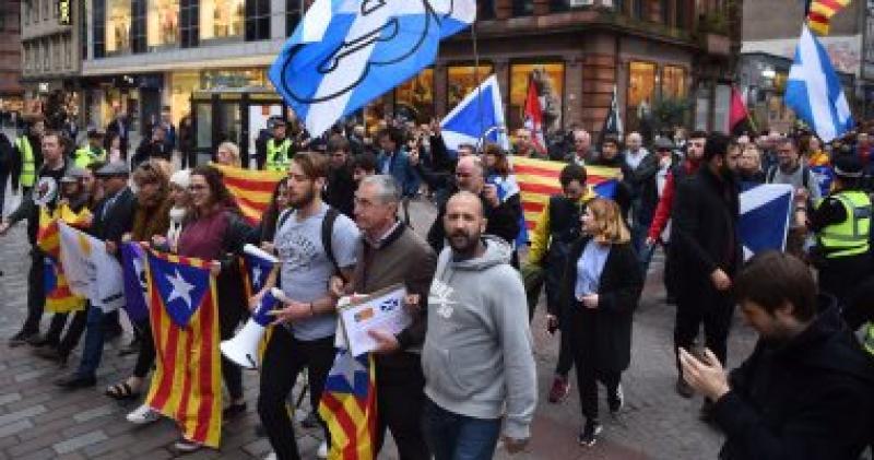 الآف يتظاهرون فى إسبانيا ضد عفو محتمل عن الانفصاليين الكاتالونيين