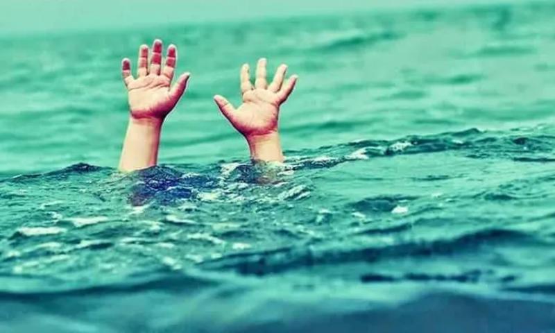 سيدة تنقذ طفل من الغرق في الفيوم