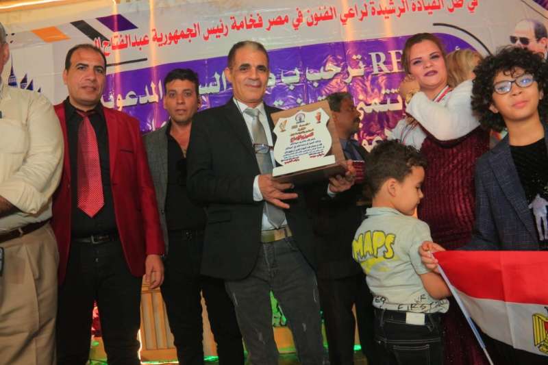 الدكتوره رباب جوده والإعلامي رائد الشيمي يرعيان حفل مواهب اونلاين للموسم الثاني