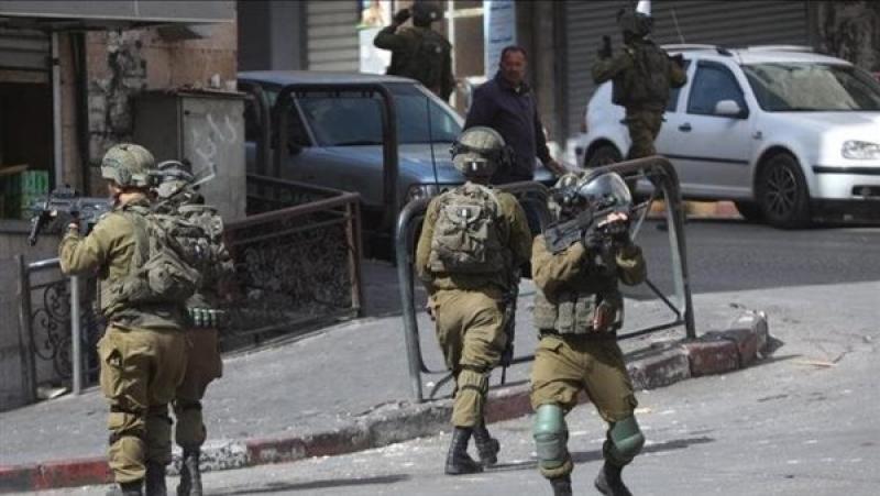 إصابة 7 فلسطينيين بالرصاص الحي خلال مواجهات مع الاحتلال الإسرائيلي