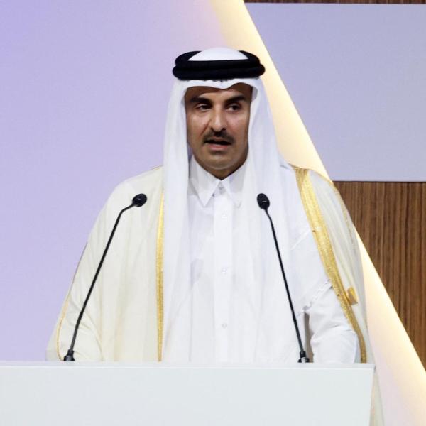 أمير قطر: المجتمع الدولى يخذل نفسه قبل أن يخذلنا