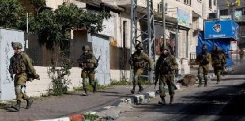 القاهرة الإخبارية: قوات الاحتلال تقتحم بلدة يعبد فى جنين بالضفة الغربية