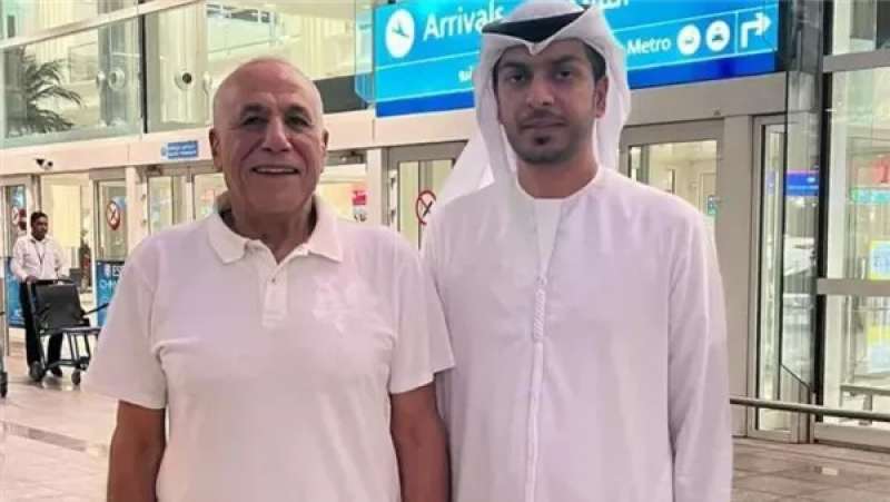 حسين لبيب يصل الإمارات لحضور مباراة سوبر اليد بين الزمالك والأهلي