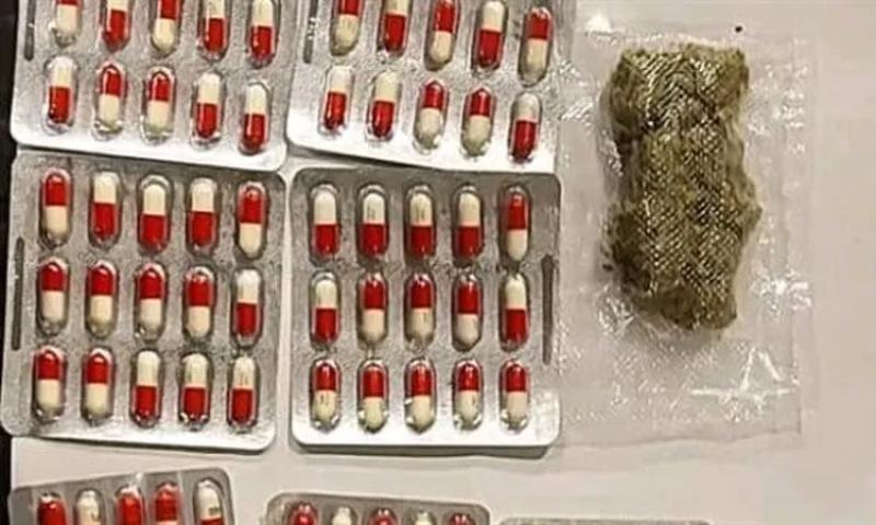 جمارك مطار الغردقة الدولي تضبط محاولة تهريب كمية من مخدر الماريجوانا وعدد من الأقراص المخدرة