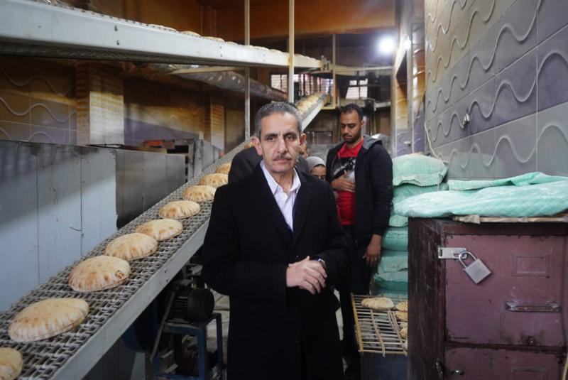 محافظ الغربية يفاجئ مخابز طنطا للوقوف على جودة رغيف الخبز