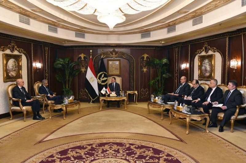 وزير الداخلية يبحث التعاون المشترك مع أمين عام مجلس وزراء الداخلية العرب
