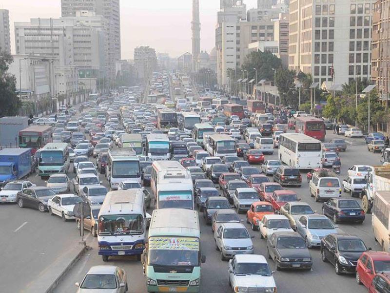 كثافات مرورية بشوارع القاهرة والجيزة.. اعرف التفاصيل