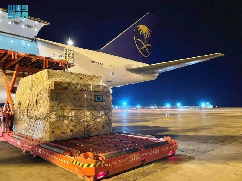 على متنها 72 طنًا من المواد الإغاثية:  مغادرة الطائرة الإغاثية السعودية الرابعة للشعب الأوكراني