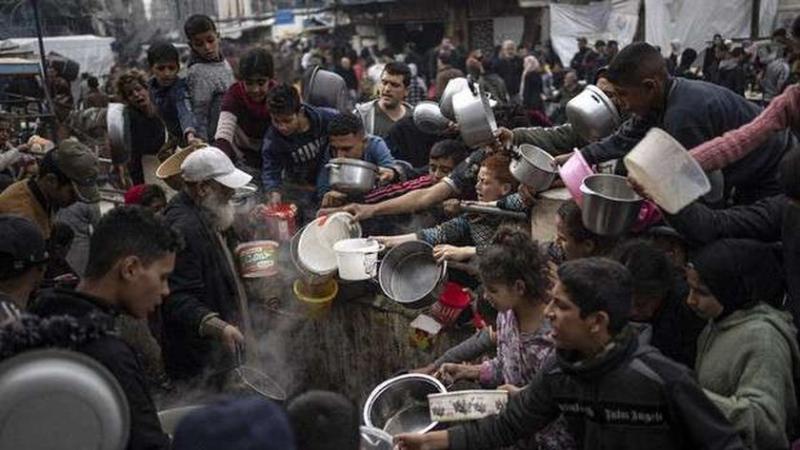 «أوكسفام»: أهالي غزة يشربون من المراحيض ويخبزون علف الحيوانات