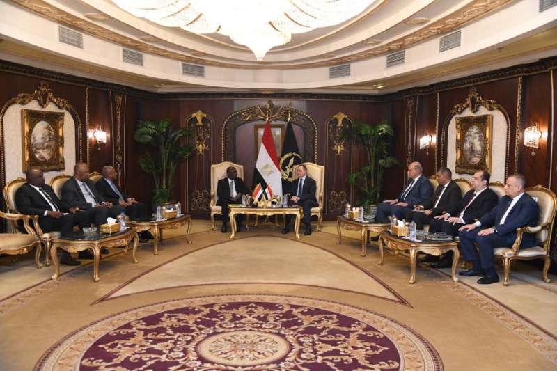 وزير الداخلية يبحث مع نظيره السودانى تعزيز التعاون الأمنى بين ((القاهرة))و((الخرطوم))