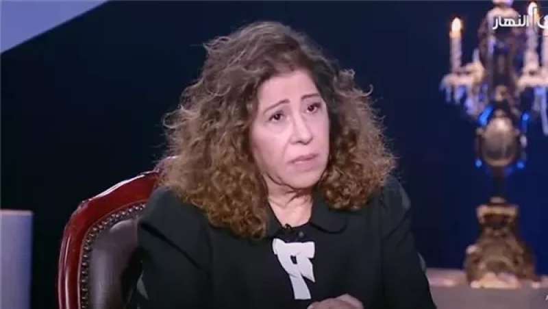 ليلى عبد اللطيف: الحب هيدق باب ياسمين عبد العزيز وجوازة شيرين وحسام فاشلة (فيديو)