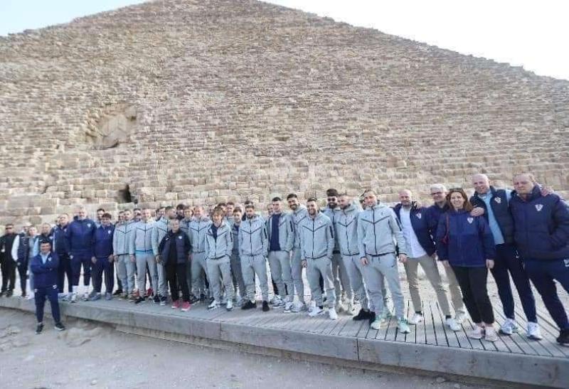 منتخب كرواتيا في زيارة للأهرامات قبل مواجهة مصر في نهائي كأس العاصمة «صور»