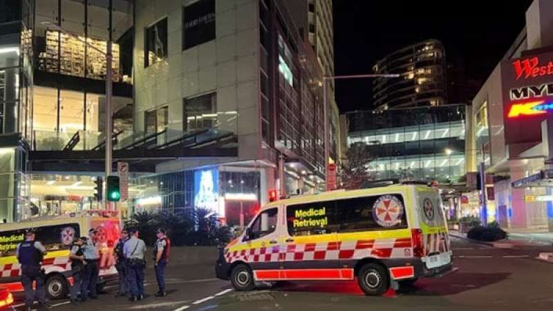 الشرطة الاسترالية تقـ.ـتل مهاجم سيدني بعد استهدافه 6 أشخاص في مركز بوندي التجاري