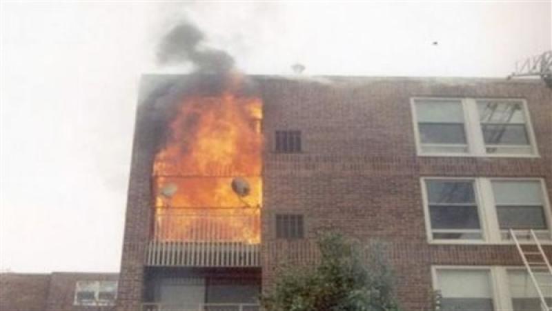 حريق يلتهم منقولات شقة سكنية بطهطا بسبب ماس كهربائي