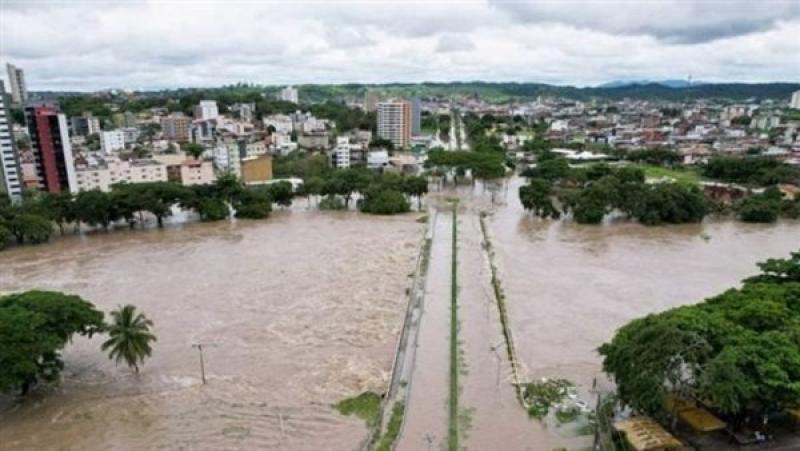ارتفاع حصيلة ضحايا الفيضانات بجنوب البرازيل إلى 126 قتيلا