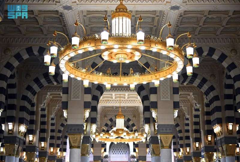 إضاءات المسجد النبوي.. مواصفات عالمية وفنّ من فنون العمارة الإسلامية