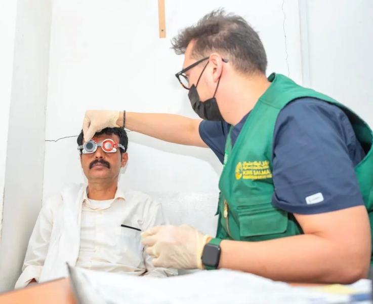 مركز الملك سلمان للإغاثة ينفذ مشروع لمكافحة العمى والأمراض المسببة له في بنغلاديش وأفغانستان واليمن وباكستان وسريلانكا